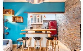 Appartement INTRAMUROS RARE T2 Paisible avec terrasse privée et Climatisation